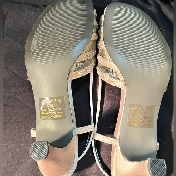 ***** SOLD ***** - Picture 2 of 9